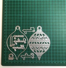 9pcs Large Layering Baubles & Christmas Sentiments Die Set - Seasons Greetings