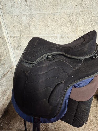 Norton treeless saddle - treeless, 17"