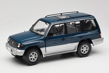 1212 Mitsubishi Pajero LWB