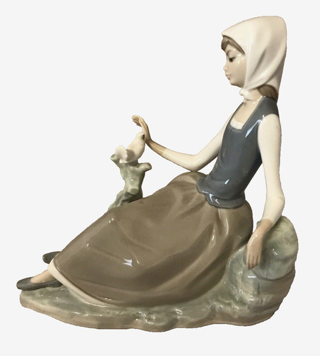Lladro shepherdess with dove - shepherdess,
