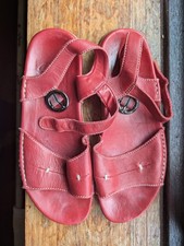 Clarks Womens Sandals. Size 5