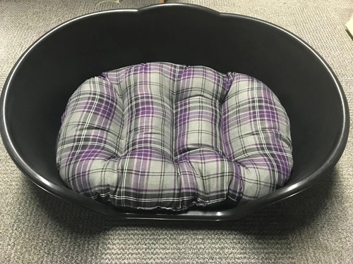 Heavy duty black pet bed - black,