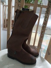 Ladies Long Fitted Boots Size 5