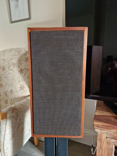 Bowers and wilkins stand - and,
