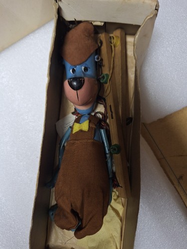 Pelham puppets huckleberry - pelham,