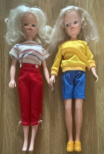 1980s smirky sindy dolls - 2,