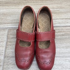 Vintage 1940s Ladies Red Leather Shoe Size5/6 Narrow . Joyce . Good Condition.