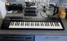 Roland A-800 PRO MIDI Synthesizer Keyboard 61-key Black keyboard Music Piano