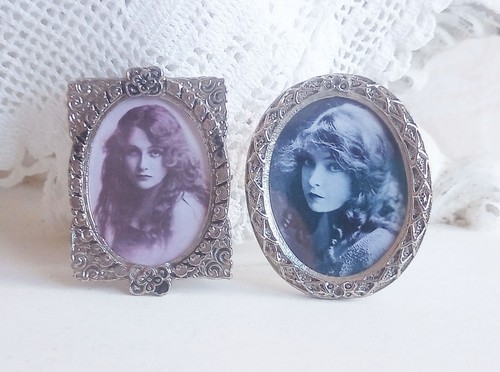 Vintage metal photo frames x - -,