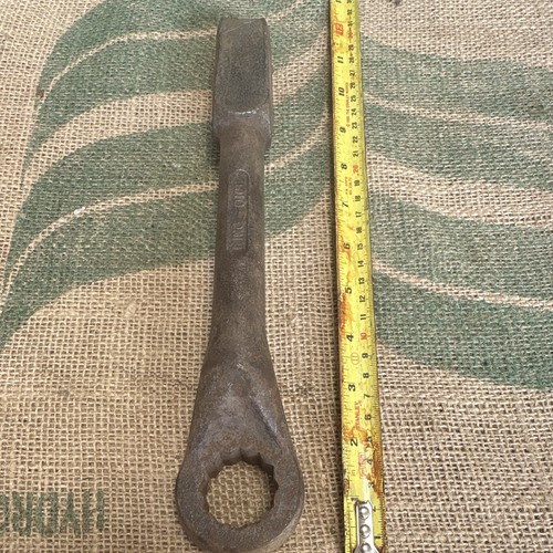 Flogging spanner made - w,