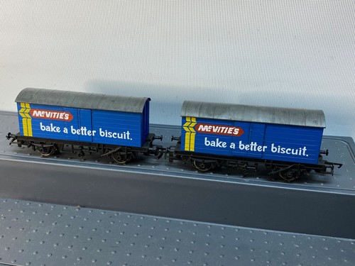 Hornby lwb vans mcvities - vans.x,