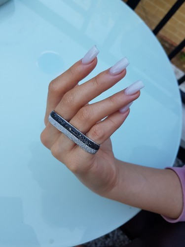 As29 black white diamonds - &,