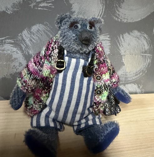 Artist hand made teddy bear - artist,