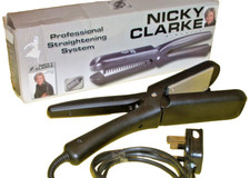 NICKY CLARKE NCS10 PROFESSIONAL STRAIGHTENERS IN ORIGINAL BOX  230 vac TESTED