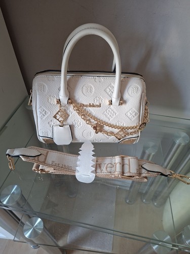 River island off - island, bowler