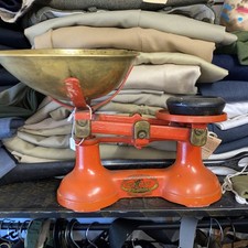 SET OF VINTAGE CAST IRON KITCHEN ORANGE SCALES BY THE VIKING