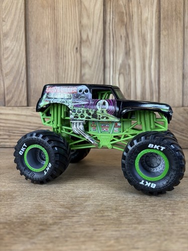 Monster jam truck grave digger - grave,