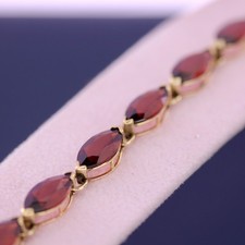 9ct Yellow Gold 18.48ct Garnet Bracelet
