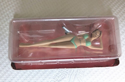 New box lara croft figure - new,