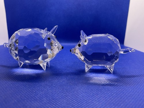 Pair crystal pigs - of,