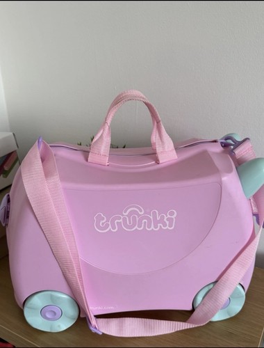 Trunki ride suitcase - on, rosie