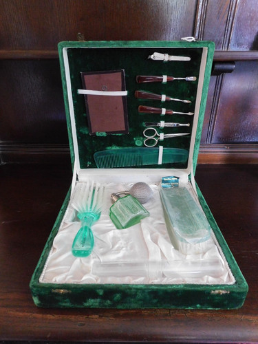 Vintage green velvet - velvet, vanity