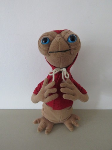 Extra terrestrial in red - e.,