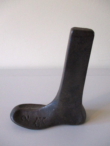 Antique cobblers last cast - antique,