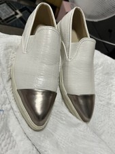 Shoe /pumps  size 6 White Embossed Alligator Design With A Pewter Pointed Toe 
