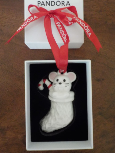 Pandora 2023 christmas mouse - pandora,