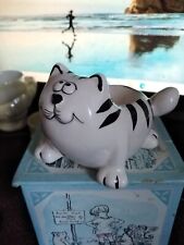 2 Novelty egg cups - featuring a Cat and a Chicken