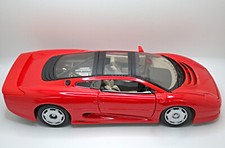 Maisto 1:18 Scale 1992 Jaguar XJ220 Diecast Model Car Collectible Supercar