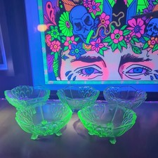 Full Set 5 Green Glass Trifle Dessert Dishes Vintage Art Deco.nice glow