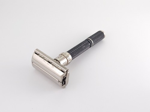 Gillette super black - super,