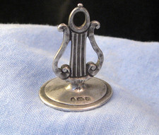 ANTIQUE GEORGIAN STERLING SILVER HERALDIC  FOB SEAL LYRE MUSIC CHARM PENDANT