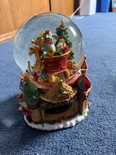 Musical christmas globe - christmas,