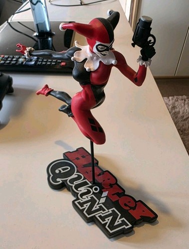 Comics red white black - dc,