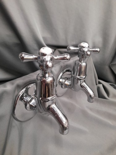 Chrome wall mounted retro - ,