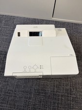 Hitachi CP-AX2505 XGA 3LCD