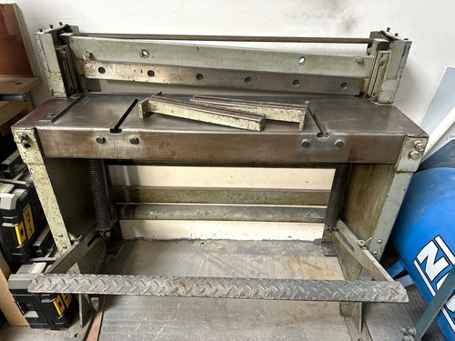 Sheet metal guillotine edwards - metal,
