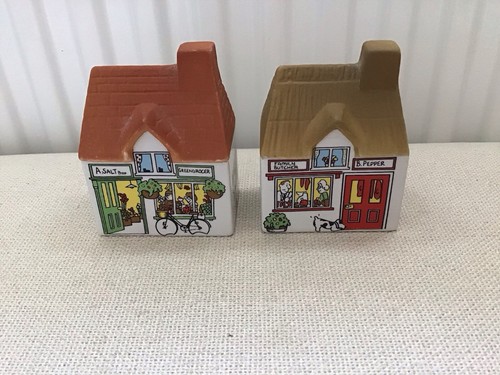 Vintage wade pottery village - wade,
