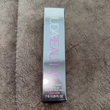 HUDA BEAUTY Waterproof Sticky