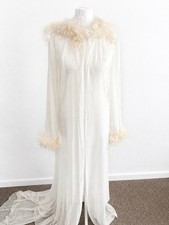 Serenity Vintage Ivory Feather
