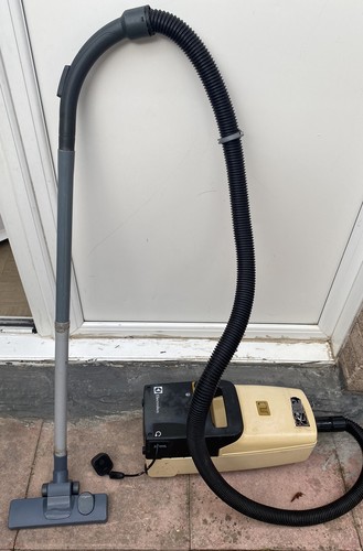Electrolux vacuum cleaner - z,