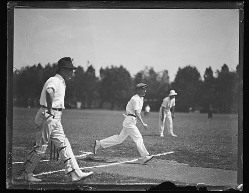 Photo cricket 1920s players - photo:cricket,