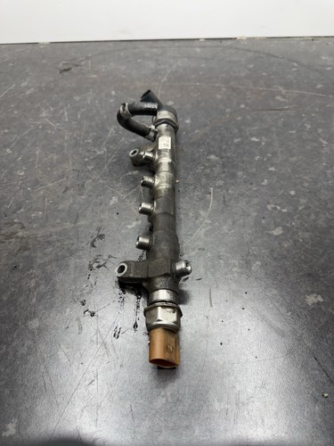 Fuel injectors rail - fuel, passat