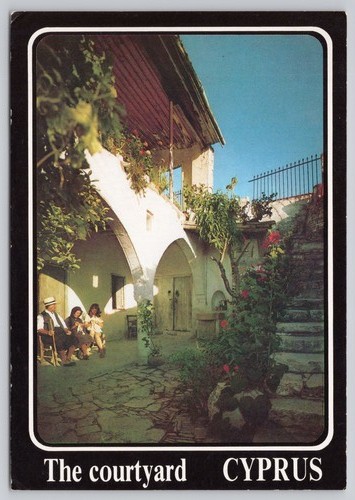 C38511 old people courtyard - people,