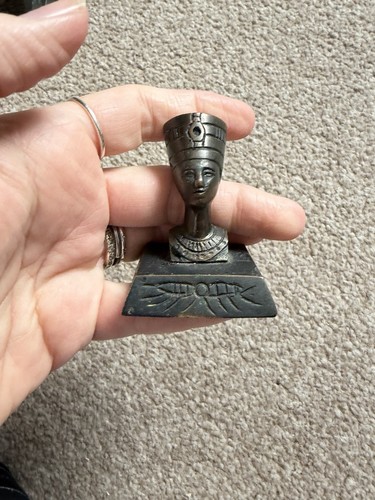 Small metal queen nefertiti - small,