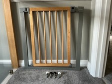 LINDAM METAL/WOODEN CONTEMPORARY BABY/CHILD EXTENDABLE SAFETY STAIRGATE