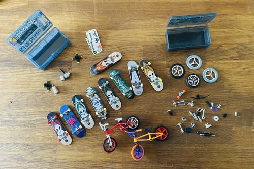 Tech deck finger - tech,